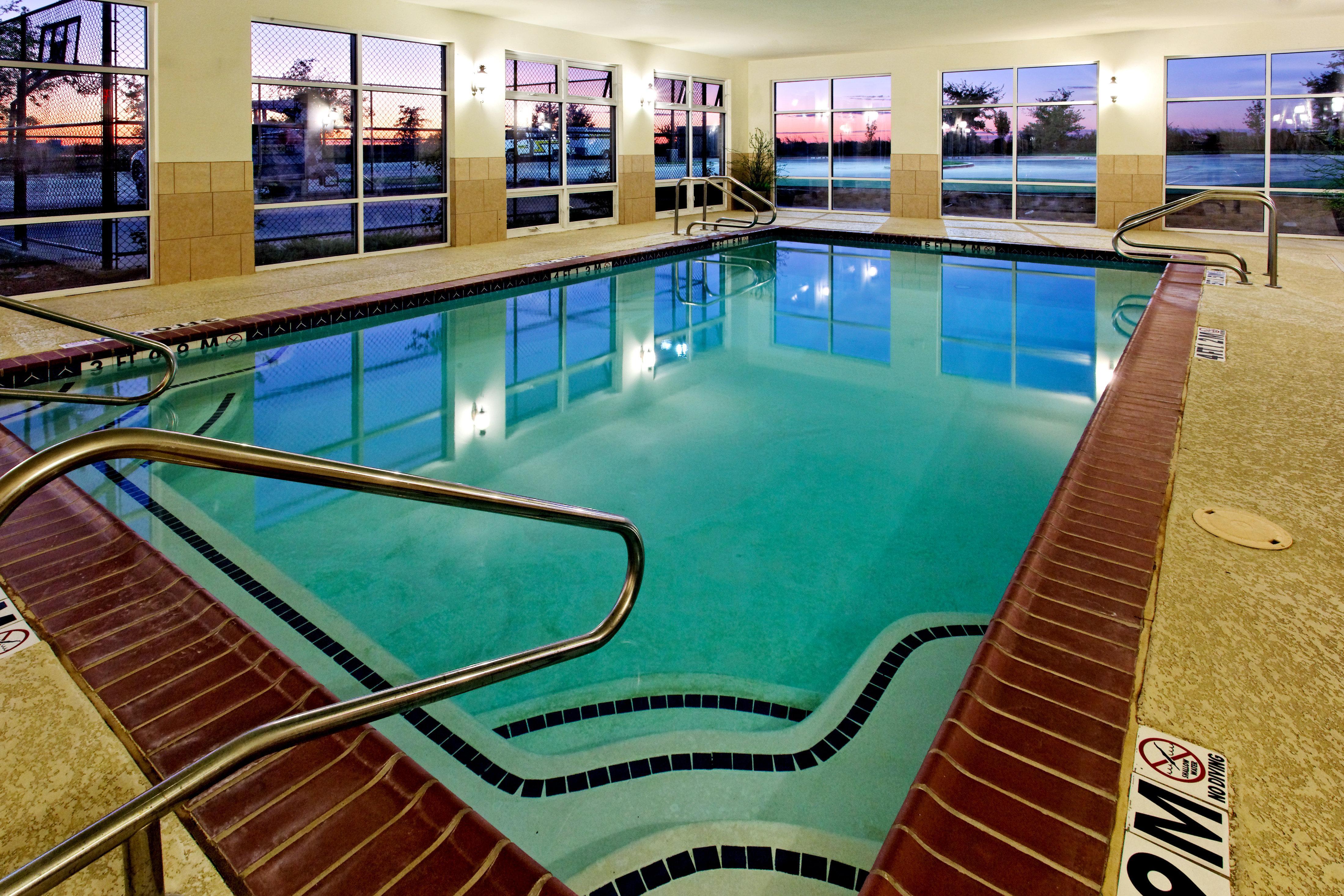 Holiday Inn Express Hotel & Suites Cleburne By Ihg Extérieur photo